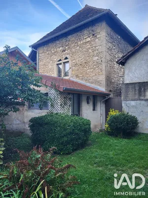 Maison de ville à Serrières-de-Briord (01470)