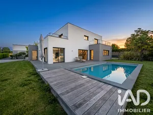 Architectural house in Fondettes (37230)