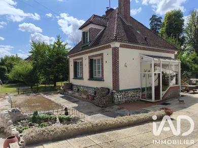 Maison traditionnelle à Quincampoix-Fleuzy (60220)