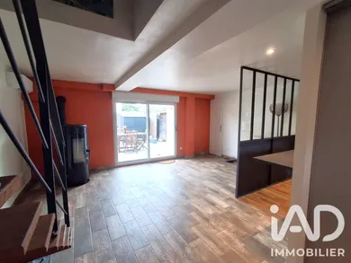 Maison de village à Tacoignières (78910)