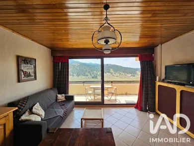 Apartment in Gréolières (06620)