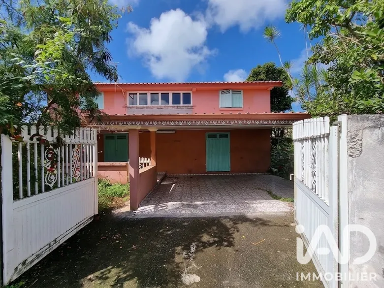 Maison 7 pièces 167 m² · à Sainte-Suzanne · 167 m² · 349 000 €