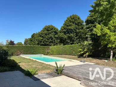 Traditional house in Saint-Cyr-sur-Loire (37540)