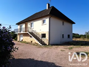 Maison à Villeneuve-sur-Allier (03460)