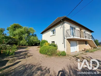 Maison à Villeneuve-sur-Allier (03460)