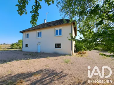 Maison à Villeneuve-sur-Allier (03460)