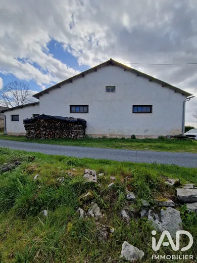 Barn in Nespouls (19600)