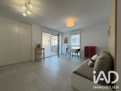 Studio à Bayonne (64100)