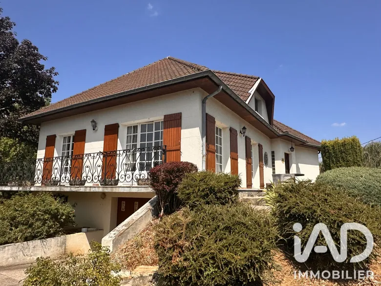 Maison 7 pièces 178 m² · à Cuiseaux · 178 m² · 299 000 €