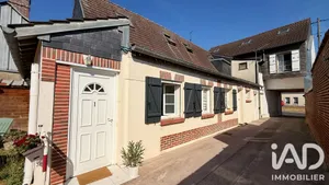 Immeuble à Crèvecœur-le-Grand (60360)
