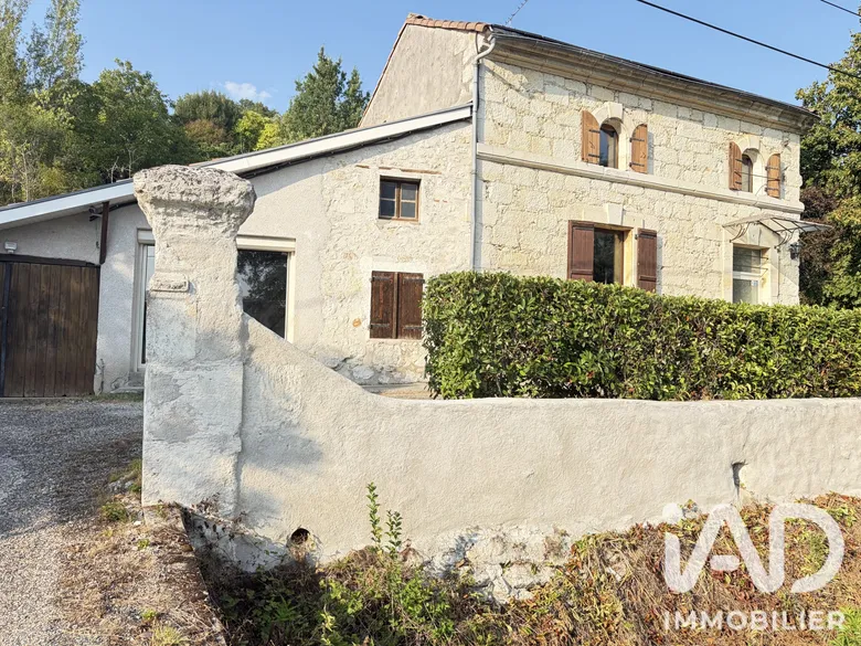 Maison 6 pièces 183 m² · à Saint-Romain-le-Noble · 182,6 m² · 225 000 €