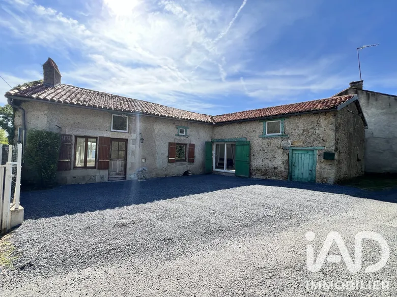 Maison 6 pièces 123 m² · à Moussac · 123 m² · 128 000 €