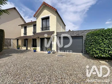 Maison traditionnelle à Le Coudray-Montceaux (91830)