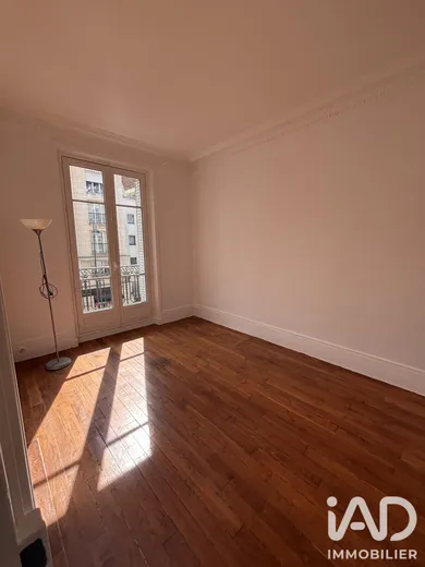 Apartment in Paris (75015)