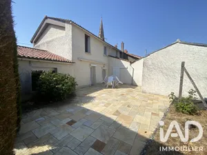 Maison traditionnelle à Montrevault (49270)