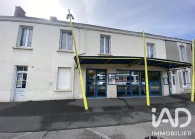 Building in Thouars (79100)