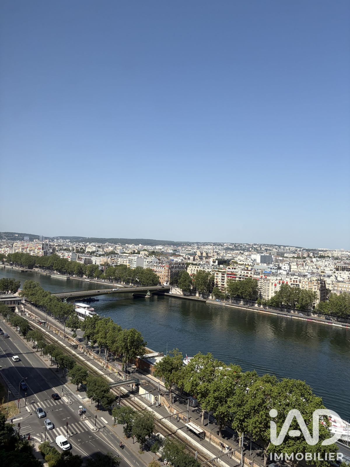 Appartement 2 pièces de 61 m² à Paris (75015)