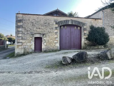 Maison à Chazelles (16380)