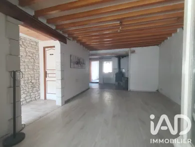 Townhouse in Jarnac (16200)