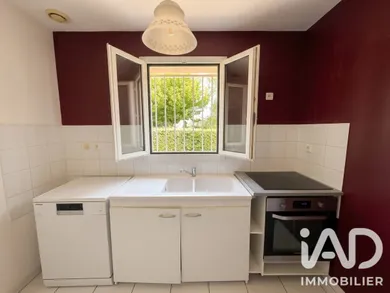 Apartment in La Crau (83260)
