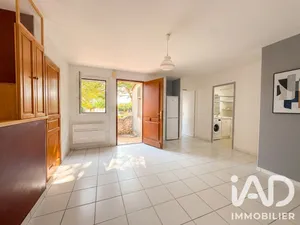 Apartment in La Crau (83260)
