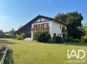 Maison traditionnelle à Parentis-en-Born (40160)