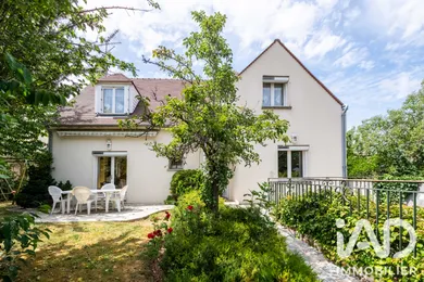 House in Fontenay-le-Fleury (78330)