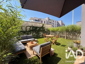 Apartment in Hyères (83400)