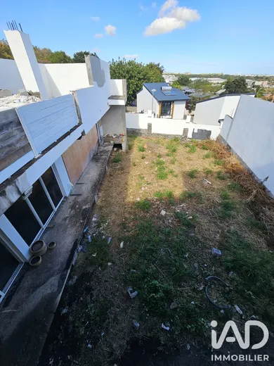House in La Possession (97419)