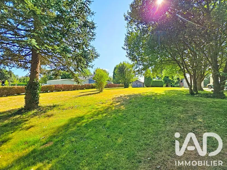 Terrain à bâtir à Saint-Sauveur-la-Pommeraye (50320) · 45 000 €
