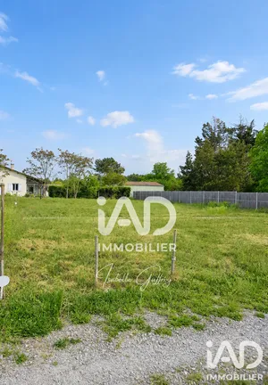 Building plot in Avensan (33480)