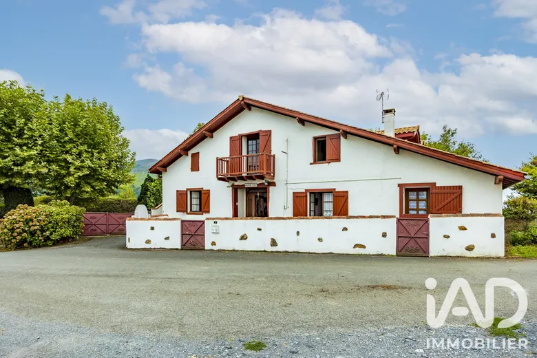 Maison 10 pièces 311 m² · à Espelette · 311 m² · 995 000 €