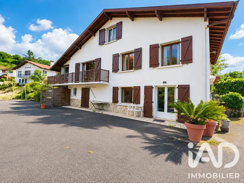 Maison 9 pièces 191 m² · à Cambo-les-Bains · 191 m² · 440 000 €