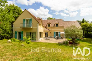 Maison d'architecte à Maule (78580)