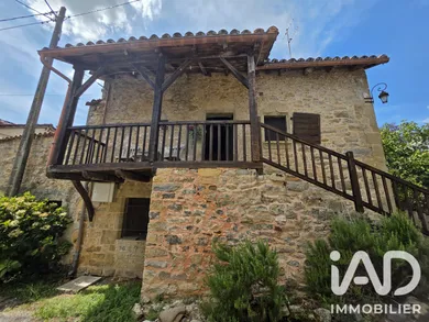 Maison traditionnelle à Belmont-Bretenoux (46130)