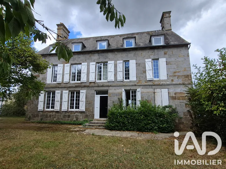 Maison 6 pièces 208 m² · à La Chapelle-au-Moine · 208 m² · 189 000 €