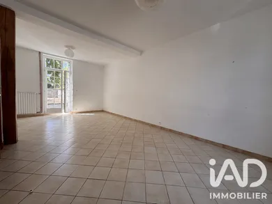 Townhouse in Loudun (86200)