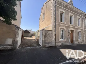 Townhouse in Loudun (86200)