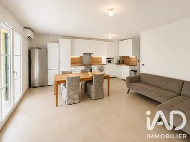 Apartment in Roquefort-les-Pins (06330)