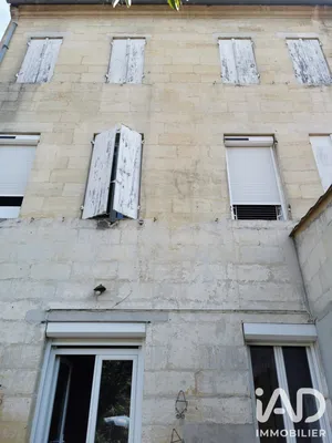 Maison de ville à Saint-Médard-de-Guizières (33230)