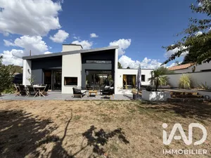 Architectural house in Saint-Aignan-Grandlieu (44860)