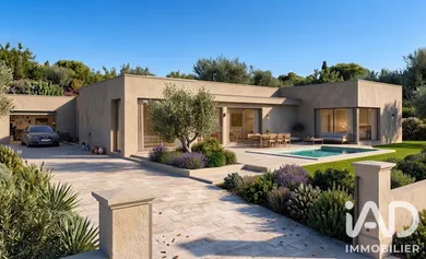 Architectural house in Nîmes (30900)
