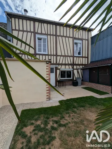 Immeuble à Aumale (76390)