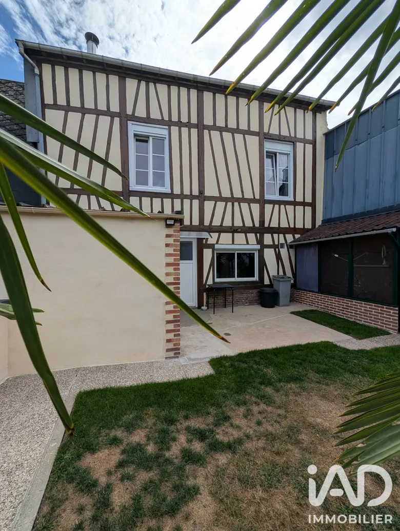 Immeuble 248 m² · à Aumale · 248 m² · 199 132 €