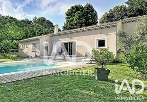 House in La Brillanne (04700)