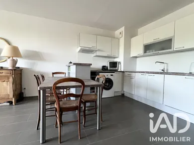 Apartment in La Rochelle (17000)