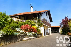 Traditional house in Cambo-les-Bains (64250)
