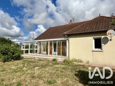Detached house in Chamoy (10130)
