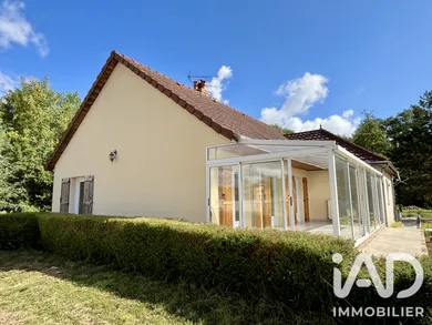 Detached house in Chamoy (10130)