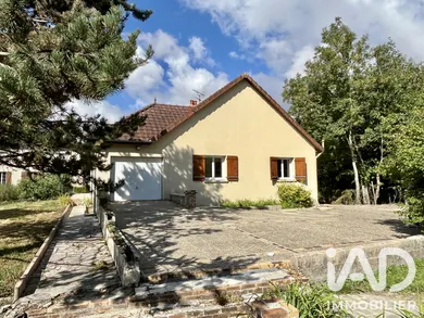 Detached house in Chamoy (10130)